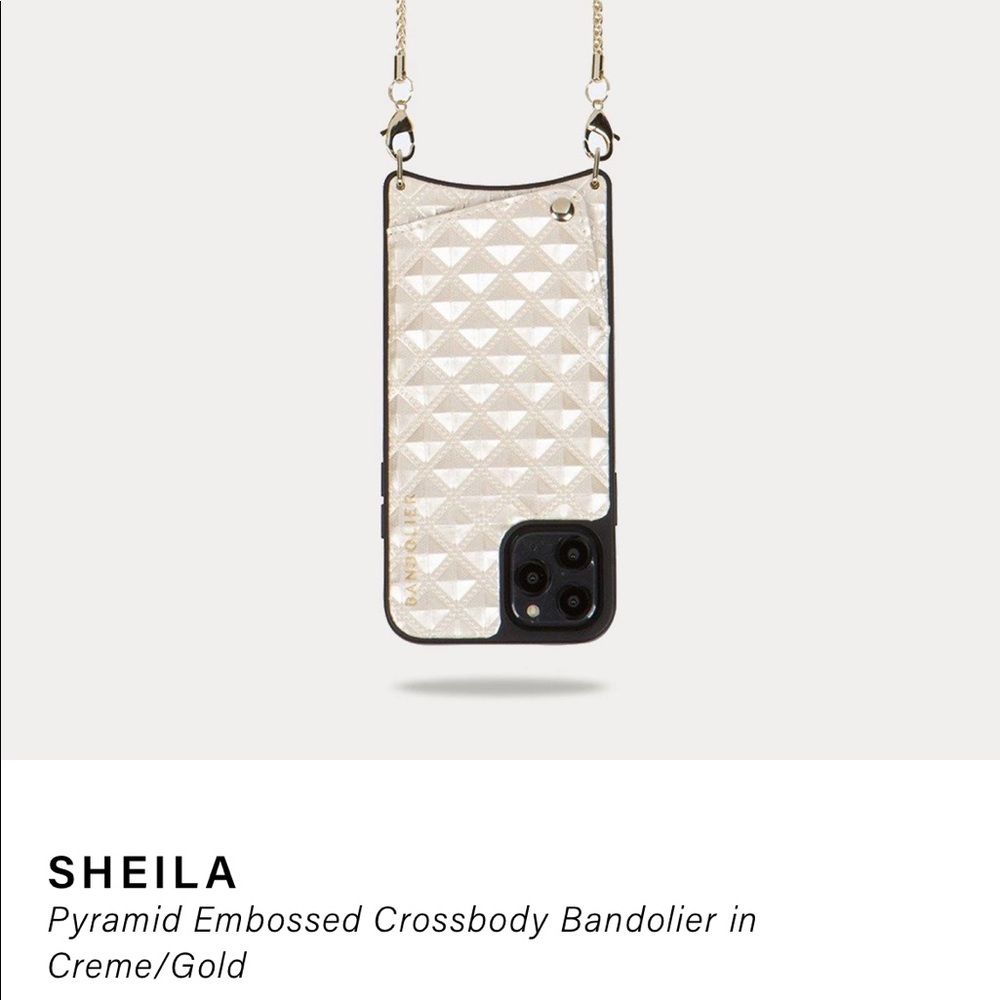 BANDOLIER 12/ 12 PRO SHEILA
Pyramid Crossbody Bandolier in Black Embossed/Pewter